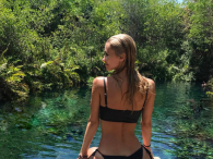 Dajana Gudic pociągająco w basenie